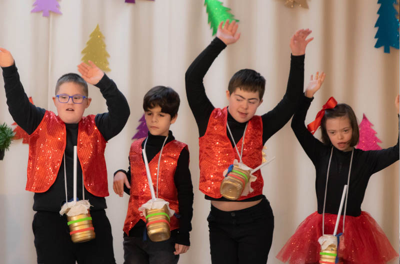 Fiesta de Navidad para familias del Colegio de la Fundacin Gil Gayarre