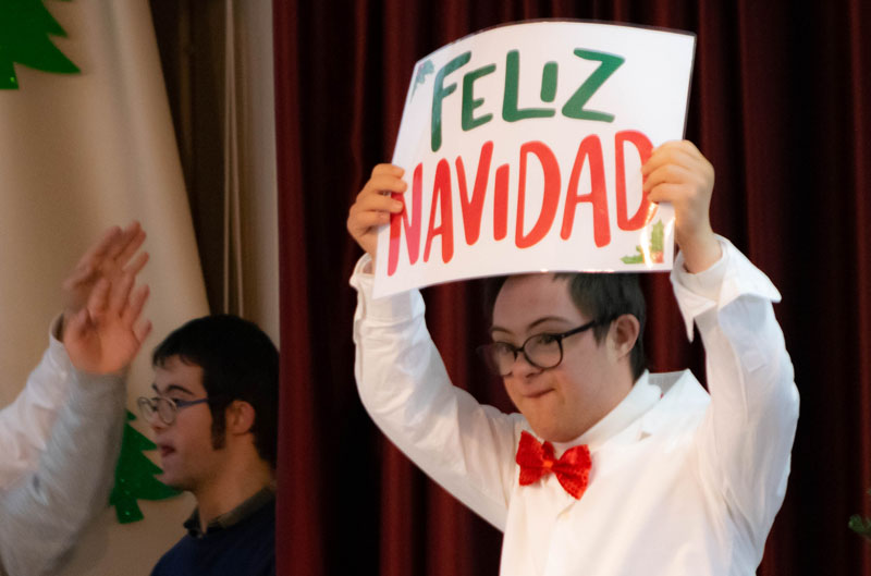 Fiesta de Navidad para familias del Colegio de la Fundacin Gil Gayarre