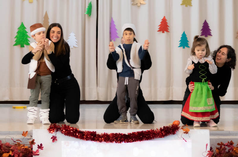 Fiesta de Navidad para familias del Colegio de la Fundacin Gil Gayarre