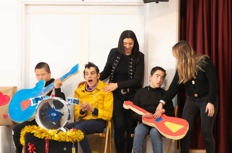 Fiesta de Navidad para familias del Colegio de la Fundacin Gil Gayarre